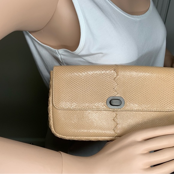 SOLD!!!Pristine Bottega Veneta Snakeskin leather clutch - Picture 10 of 11